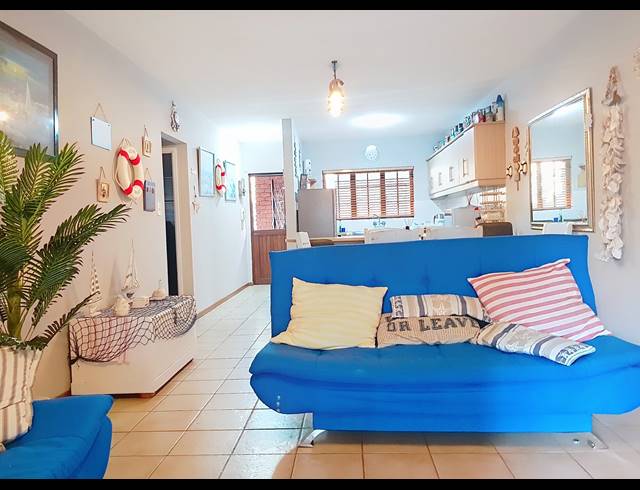2 BEDROOM SECTIONAL TITLE FOR SALE IN SCOTTBURGH CENTRAL